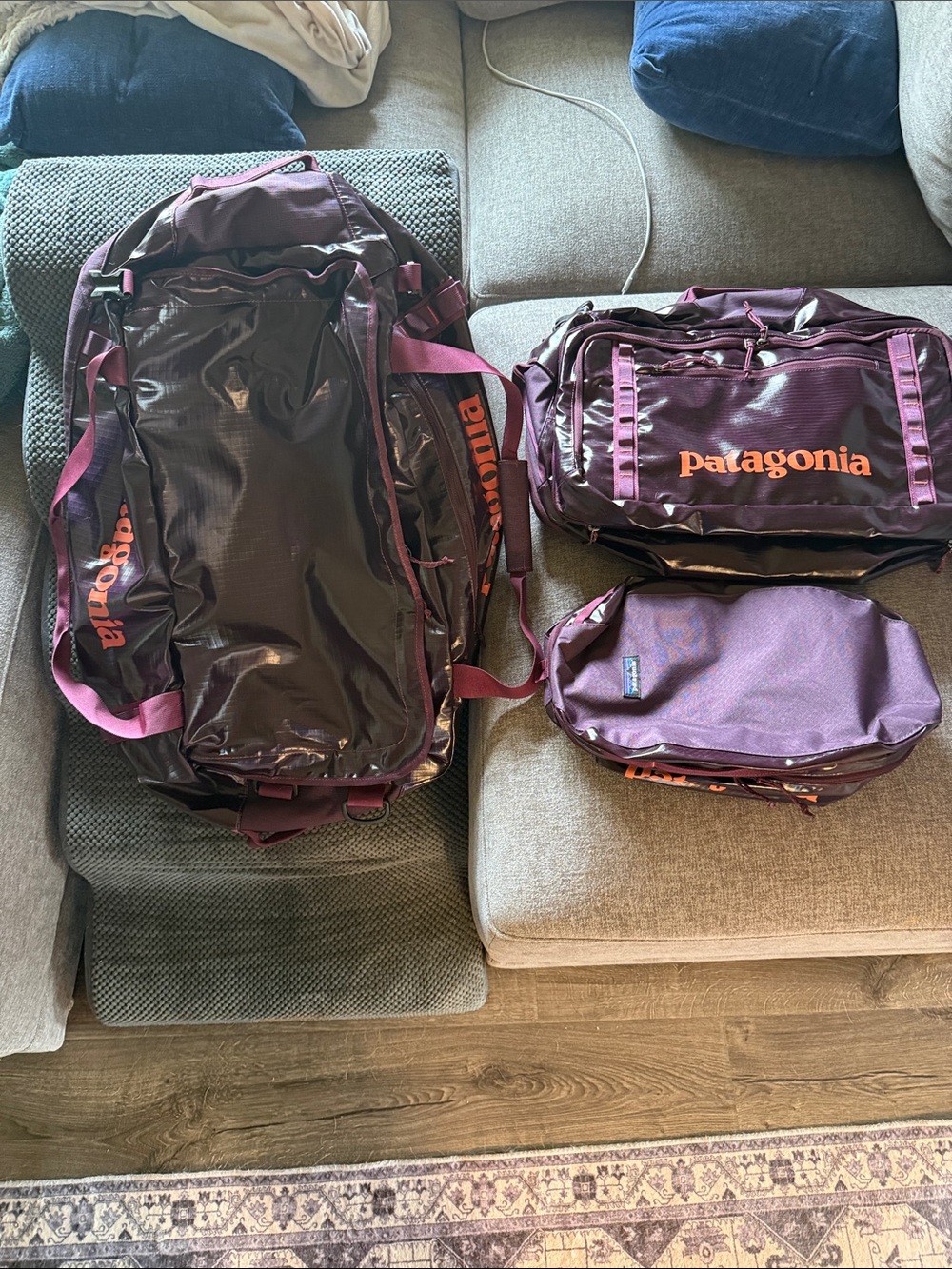 Patagonia Plum & Orange Travel Bag Set - 3 Pieces (never used) 55 Liter big bag